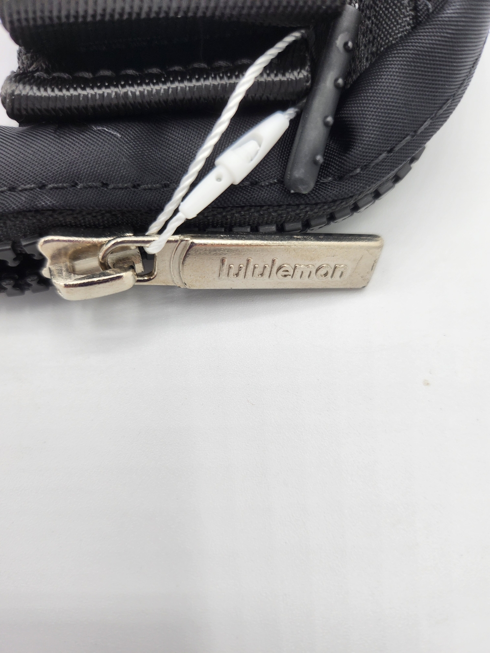 lululemon Everywhere Belt Bag 1L - Black W/Silver Logo  NWT - Picture 7 of 9